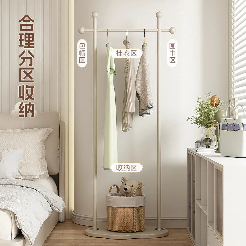 바닥 공간 없음, 코트 걸이, 작은 가방 걸이, 간단한 기둥.