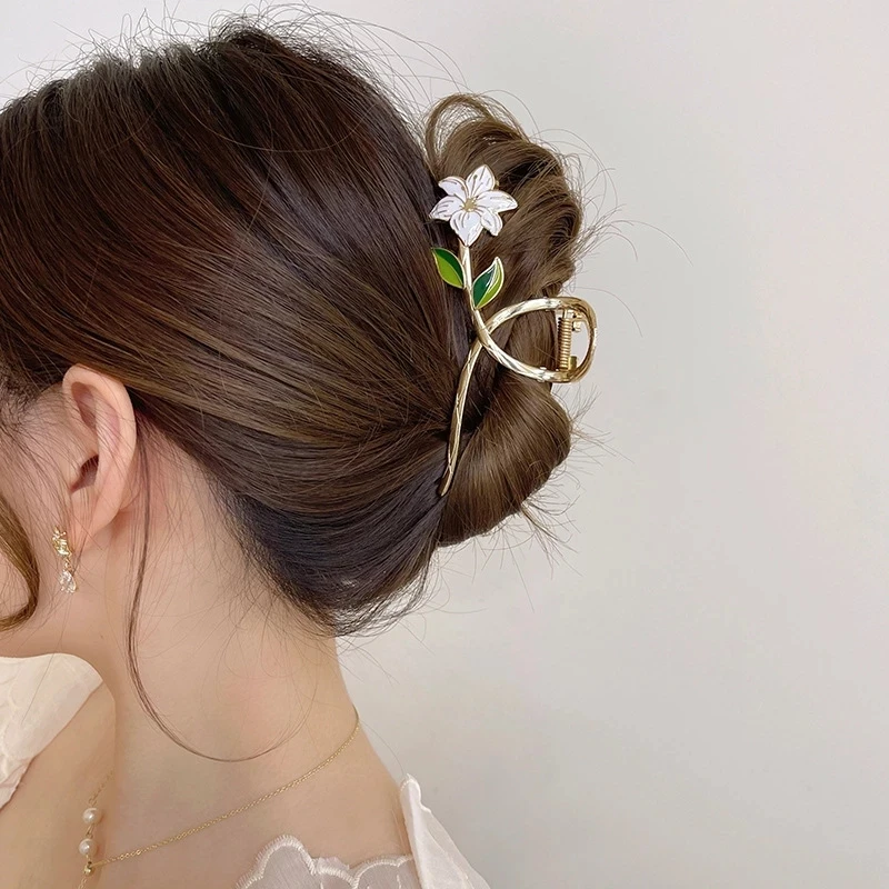 Pinza de pelo de flor de Metal para mujer, pinza de pelo de tiburón lirio de sujeción fuerte, pinza de pelo geométrica dulce, tocado de cola de caballo para niña