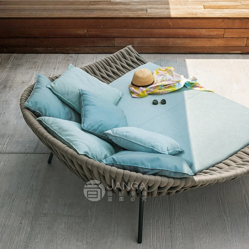 Outdoor villa courtyard sunbathing bed open-air swimming pool rattan loungers creative homestay balcony sofa
