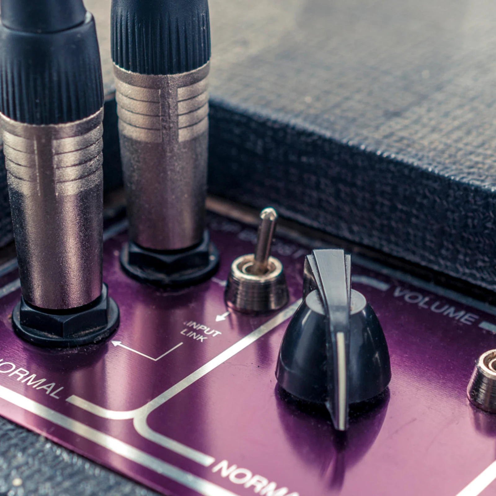 

1pc Portable Effect Power Supply for Guitar Effector Compact Smooth Design Space-Saving Reliable Creative Accessory