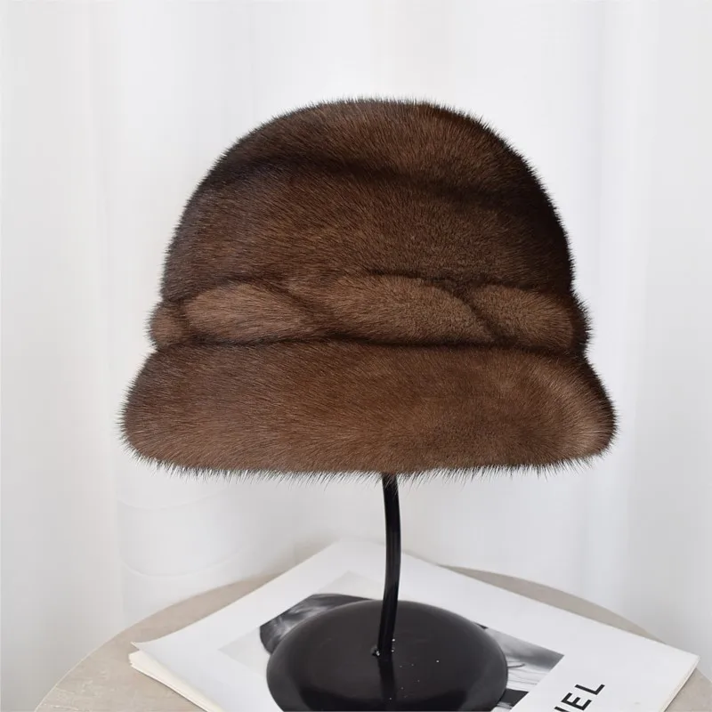 

A whole fur hat for women middle-aged and old leather warm