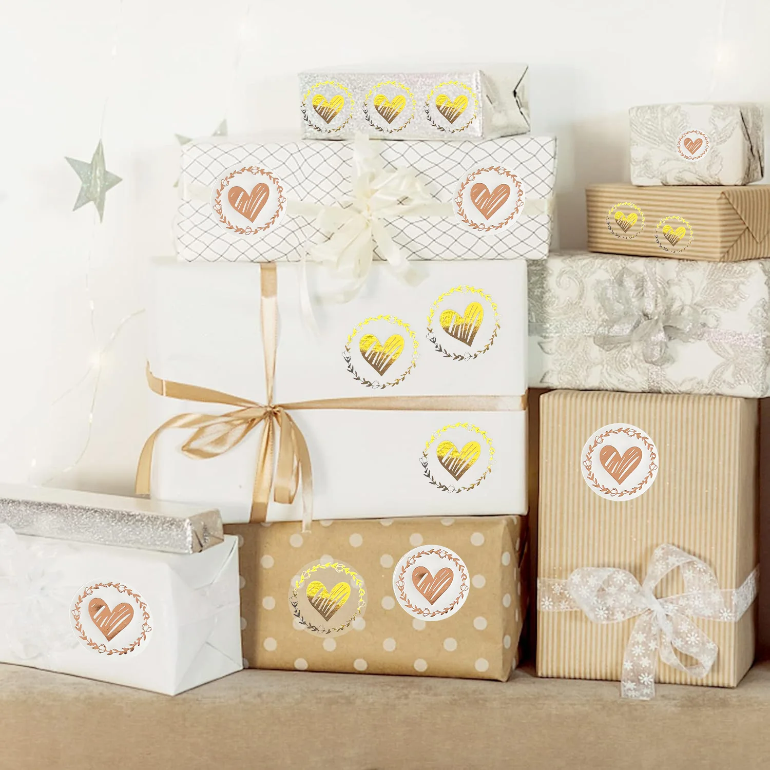 200 Pcs Round Transparent Gold Heart Adhesive Sticker Cute Sealing Label Sticker for Envelope Gift Decor Stationery Sticker