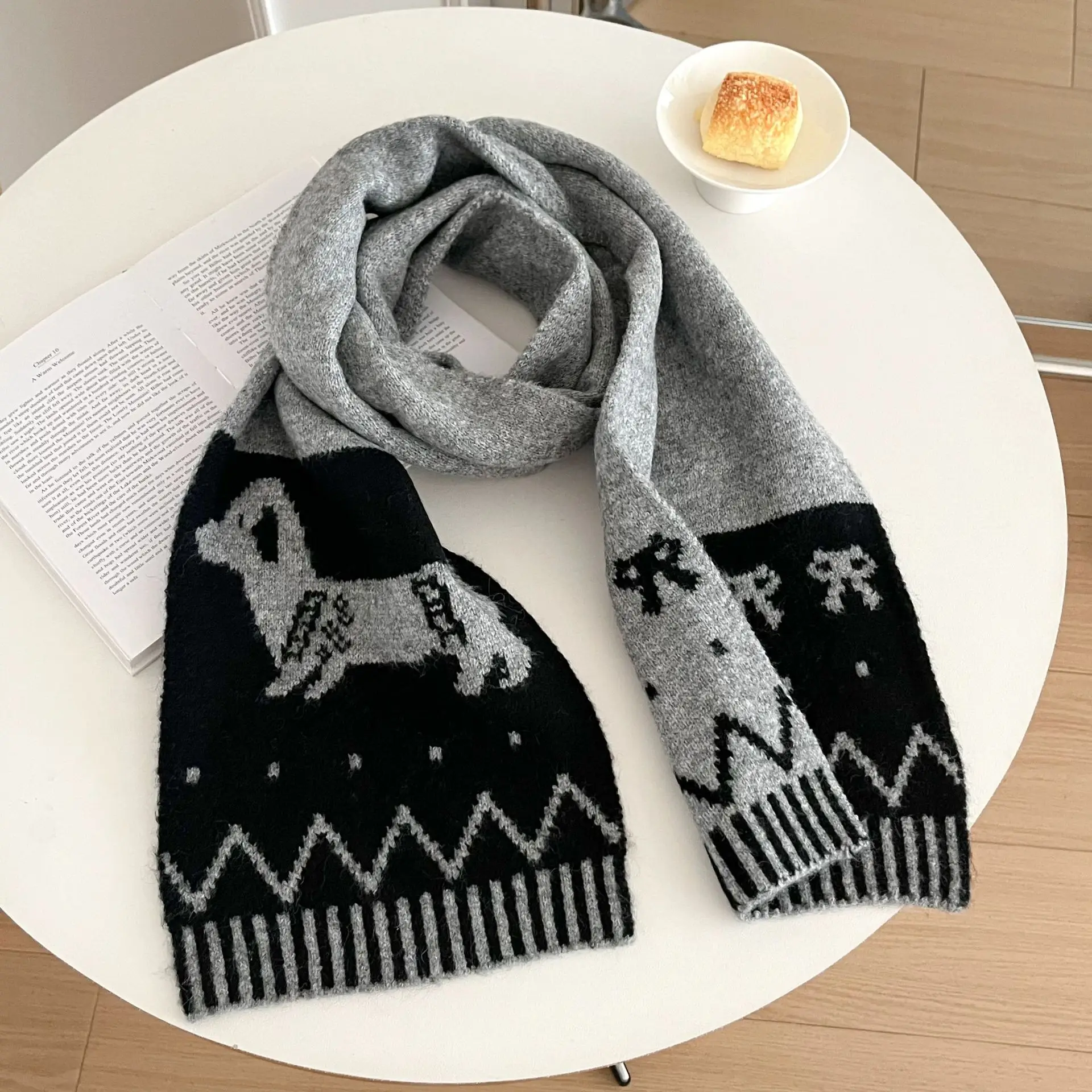 2025 Grey Dachshund Pattern Knitted Scarf Women British Style Winter Warm Wool Neck Wrap Fashion