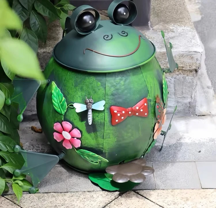 Wrought iron trash can outdoor garden balcony frog cartoon decorative ornament