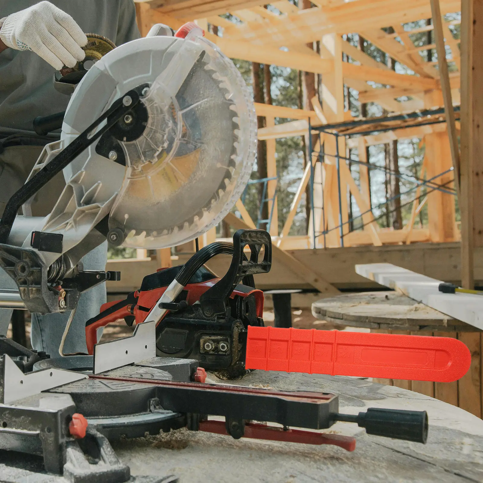 

2Pcs Chainsaw Bar Cover Protective Scabbard Guard Universal Plastic Parts Chain Saw Bar Guard Anti Scratch Garden Accessories