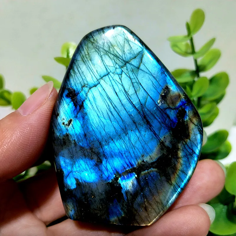 Small  Natural Stone Blue Labradorite Crystal Freeform Witchcraft Meditation Energy Feng Shui Crystal Room Decor view 3