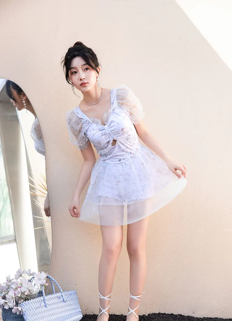 Traje de baño de una pieza para mujer, nuevo estilo Popular, conservador, adelgazante, estilo falda de gama alta