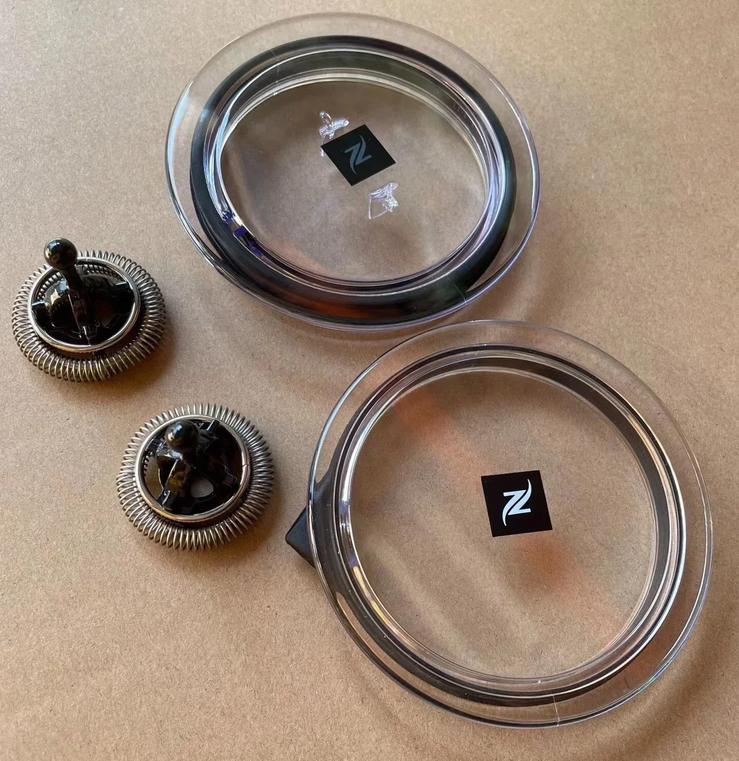 Peças de reposição 100% novas para máquina de café Nespresso: Batedor Aeroccino 3, Aeroccino 4, Tampa de copo de leite e batedor de espuma.