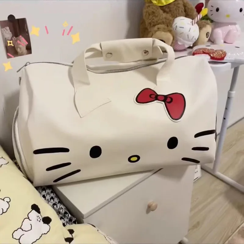 Sanrio Large Capacity Travel Carry On Luggage Designer Bags PU Luxury Cute Hello Kitty Waterproof Duffle Bag Fashion Trend Bag