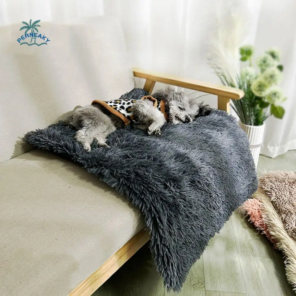 

Soft Dog Plush Winter Blanket Velvet Waterproof Warm Cat Blanket Comfortable Breathable Puppy Sleep Mat for Cats Dogs