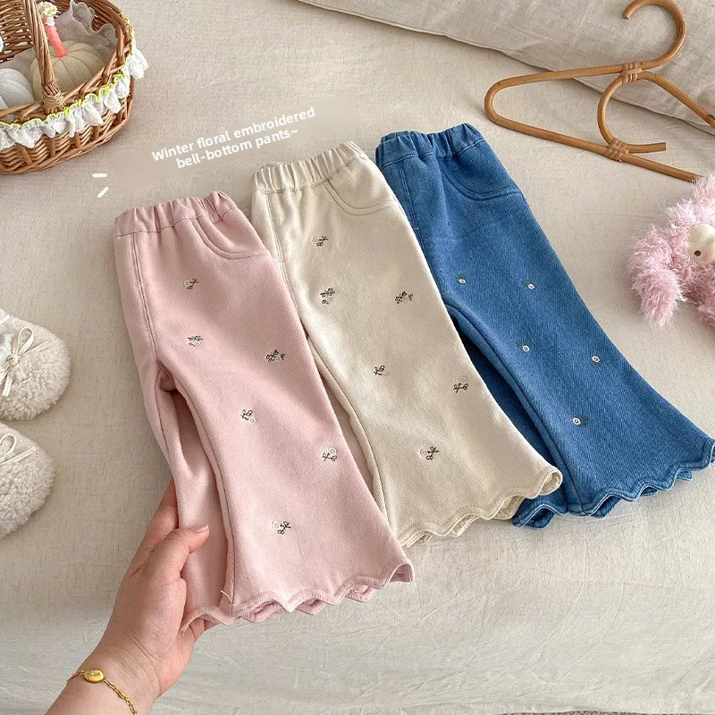 

Утолщенные брюки-клеш для девочек, новинка 2025 года, зимние детские бархатные джинсы с вышивкой, детские флисовые брюки