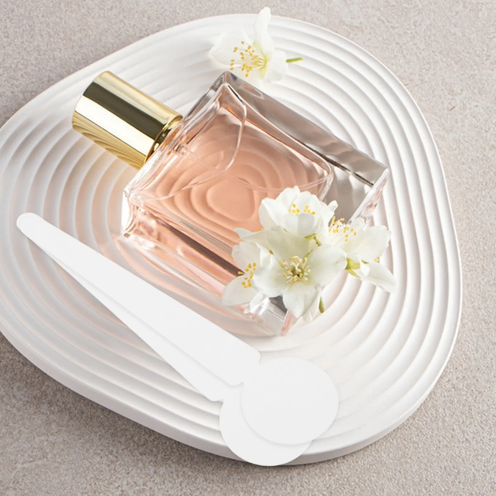 200Pcs Perfume Testing Paper Fragrance Sample Strips High Sensitivity Blotter Strips for Accurate Scent Evaluation Shopping Mall