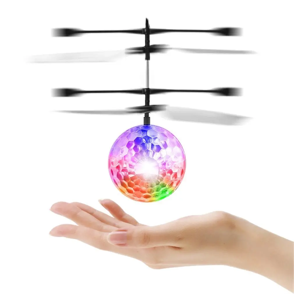 التحكم عن بعد تحلق كريستال الكرة LED ضوء وماض الأشعة تحت الحمراء التعريفي هليكوبتر الكرة مضحك لعبة هدية للأطفال