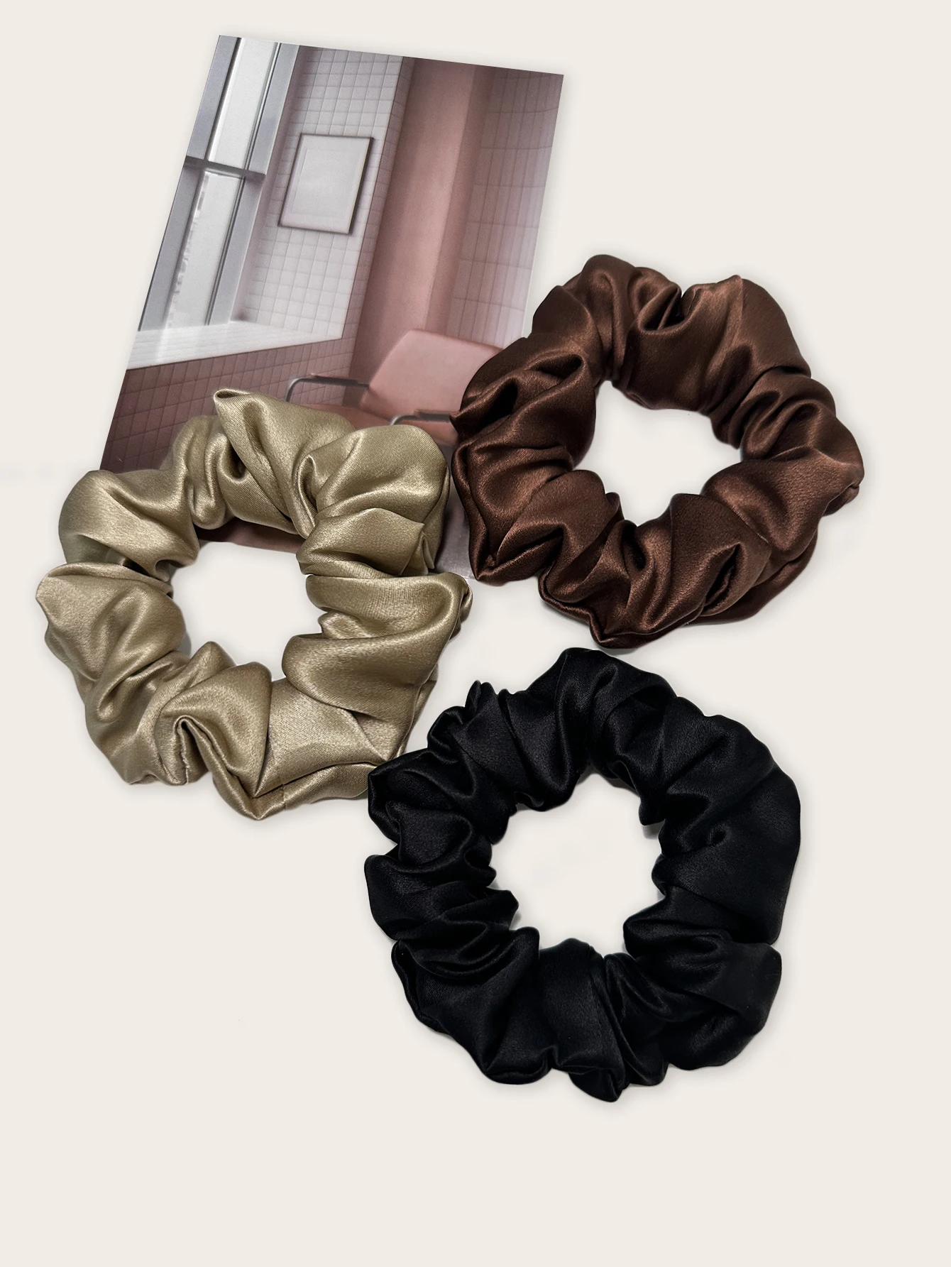 

Набор из 3 резинок для волос из тутового шелка (3,5 см), модные и элитные