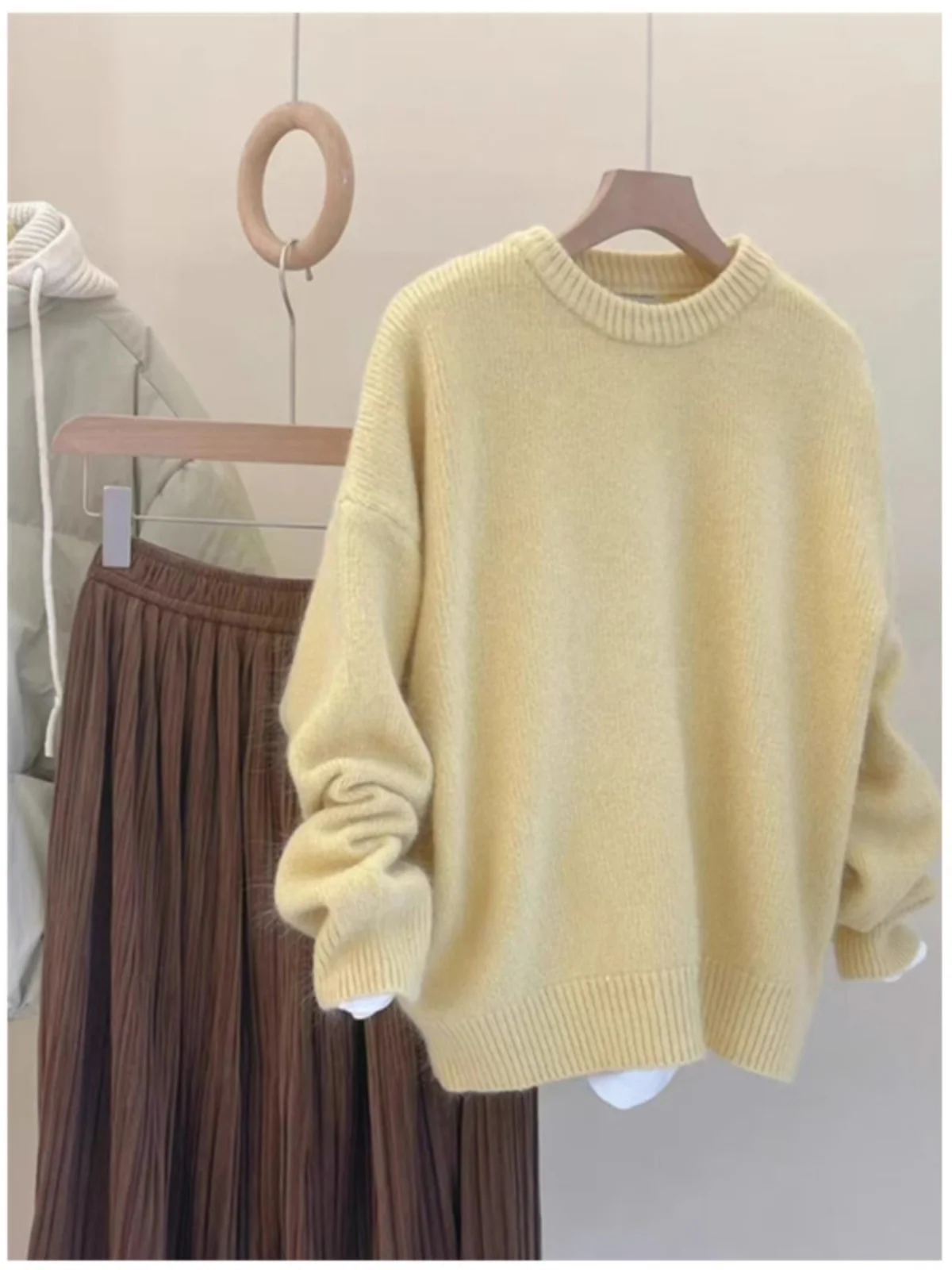 

Soft Bear Fur Women's Oversized Knitted Sweater Loose Comfortable Autumn Winter Light Yellow Turtlene Korean Sle Long Sve