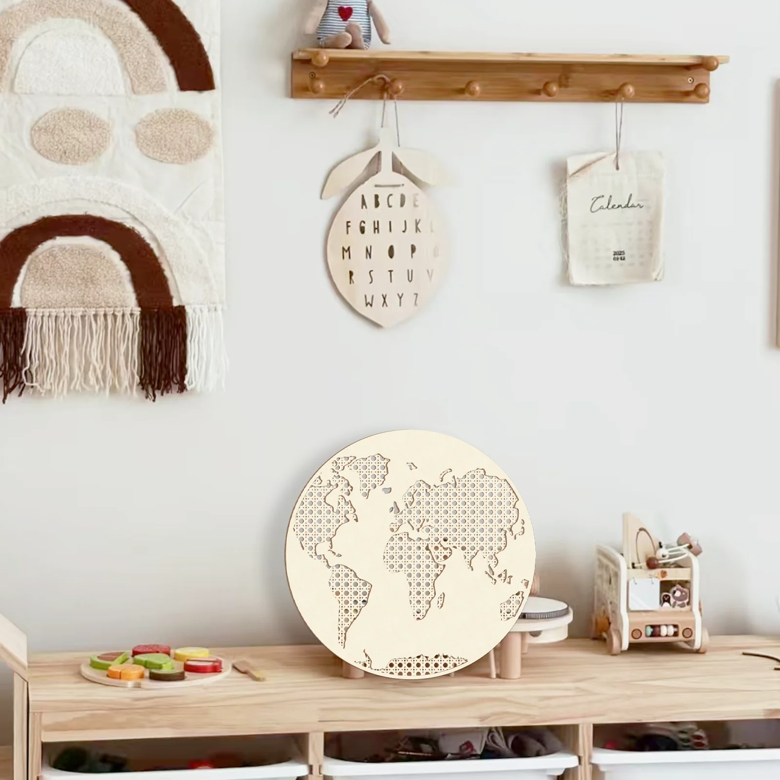 

DIY World Map Round Wooden Wall Decor 27.7cm Diameter, Unpainted Laser-Cut World Map for Custom Painting, Home Craft Project