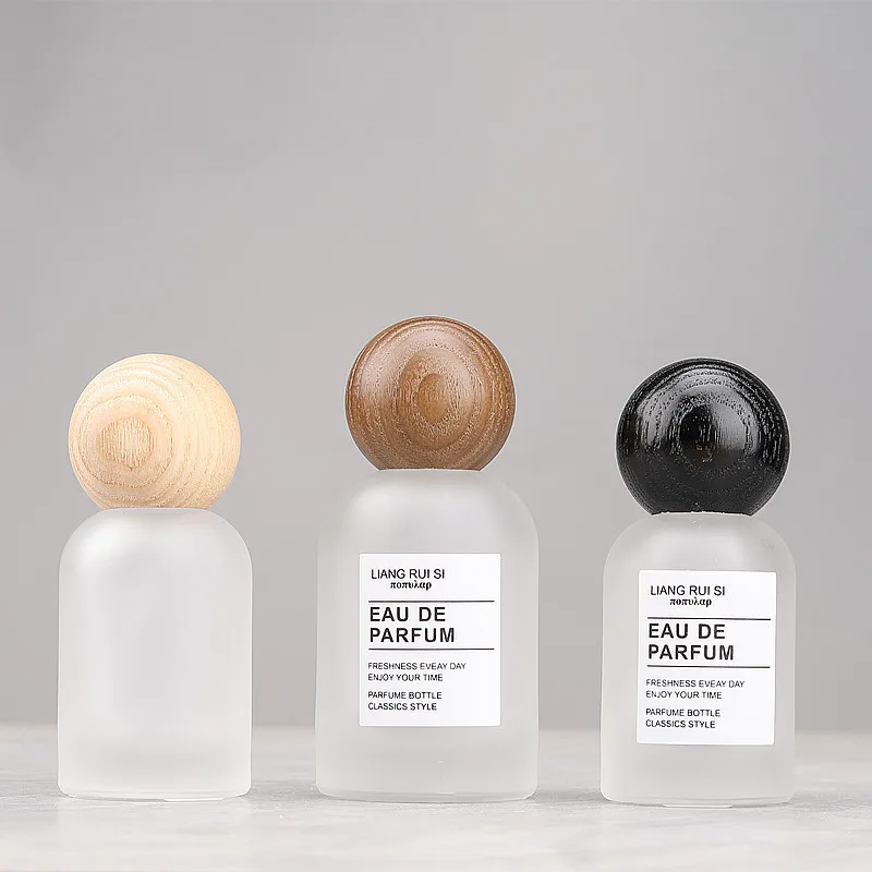 60pcs Empty dispenser 30ml 50ml Frosted Round Glass Spray Perfume Bottle with Round Ball Walnut Beech Wooden Lid