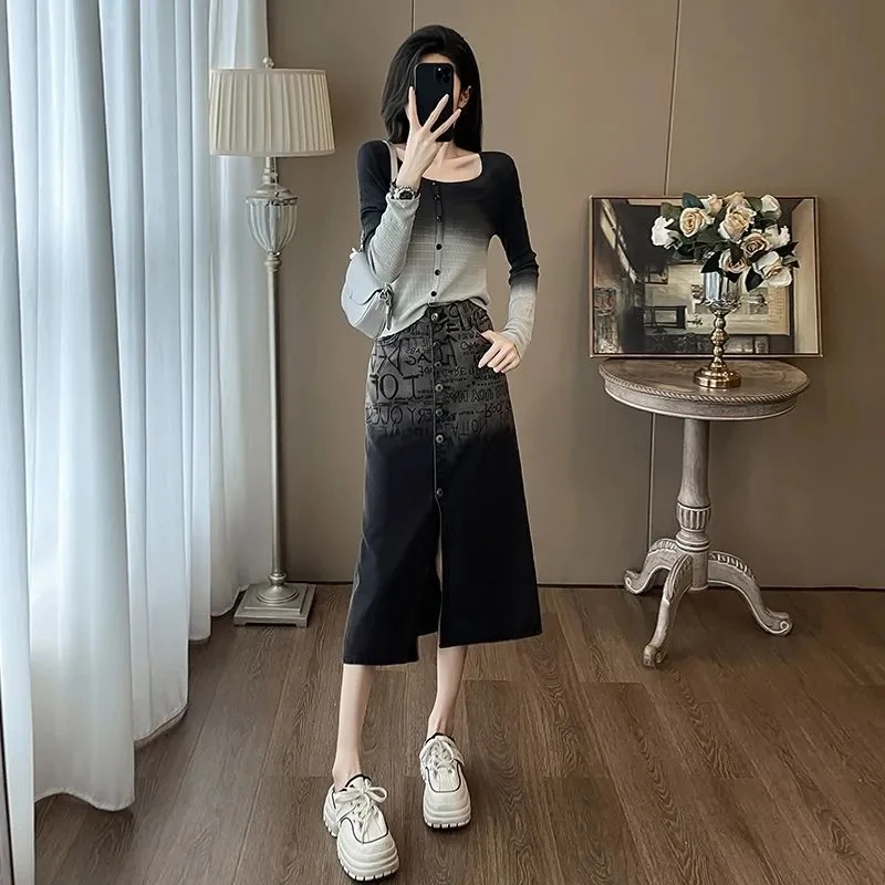 

Весенний женский комплект из двух предметов: вязаная юбка с длинными рукавами и макси-юбка с круглым вырезом в французском стиле, градиентная джинсовая длинная юбка, комплект из двух частей