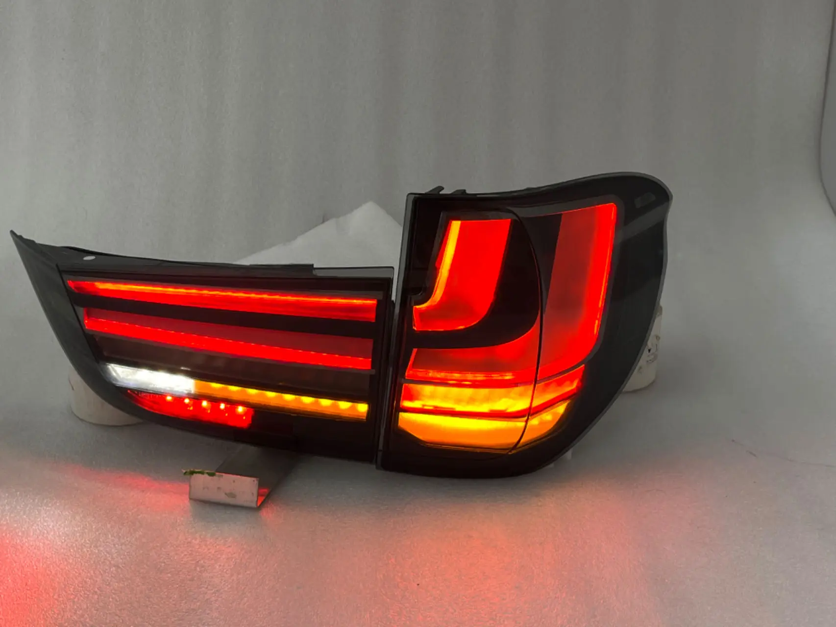 أفضل المصابيح الخلفية المعدلة باللون الأسود لـ X5 F15 2014 2015 2016 2017 2018