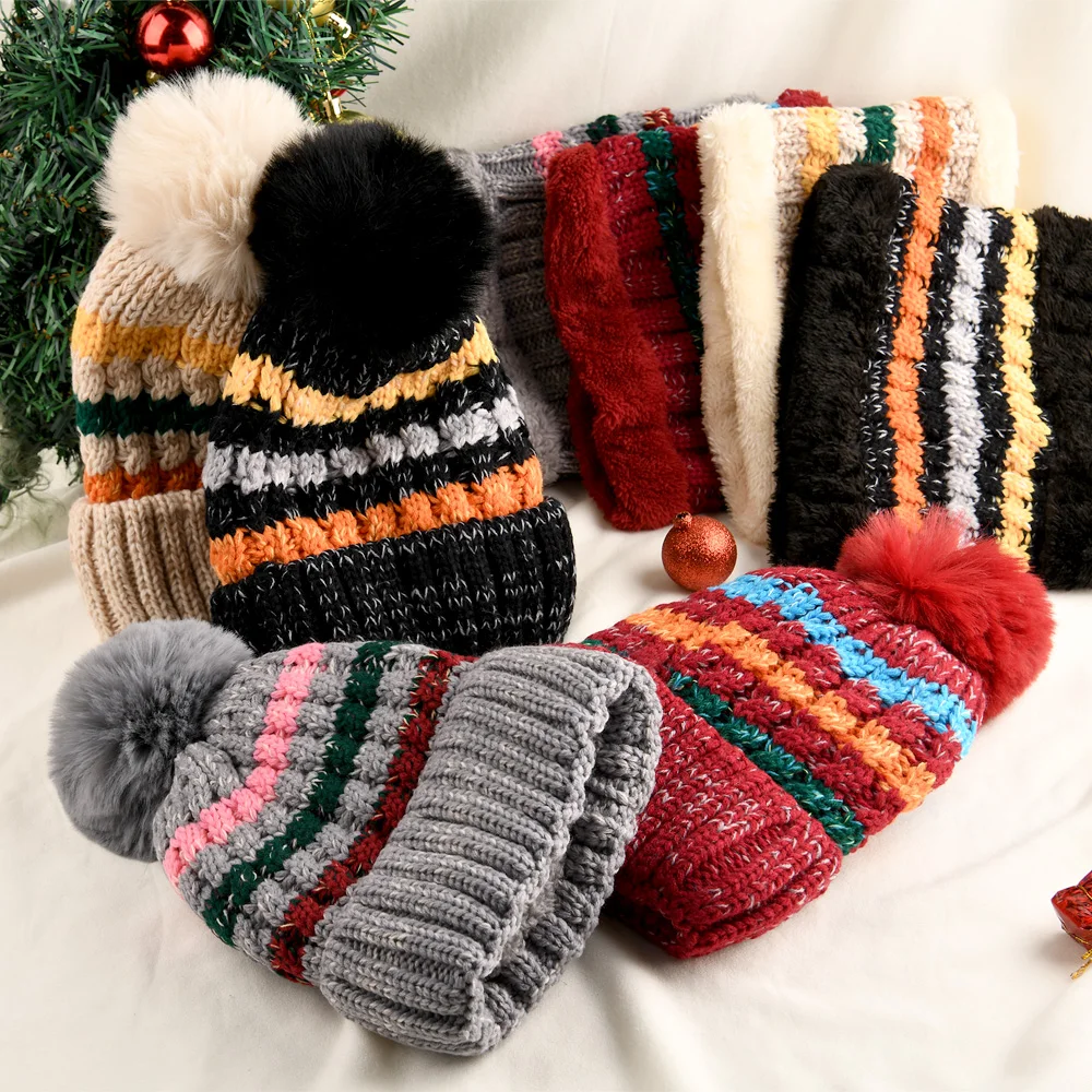 ชุดหมวกบีนนี่และผ้าพันคอไหมพรมลายทางสำหรับผู้หญิงและผู้ชาย 2 ชิ้น สำหรับฤดูหนาว บุขนแกะ อุ่นสบาย ใช้คลุมศีรษะและคอ เหมาะสำหรับเทศกาลคริสต์มาส