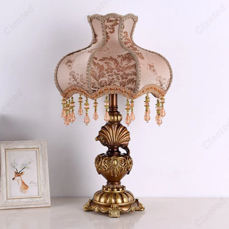 Creative Retro LED Fabric Lampshade European Table Lamp Study Living Room Bedroom Bedside Atmosphere Lighting Lamps