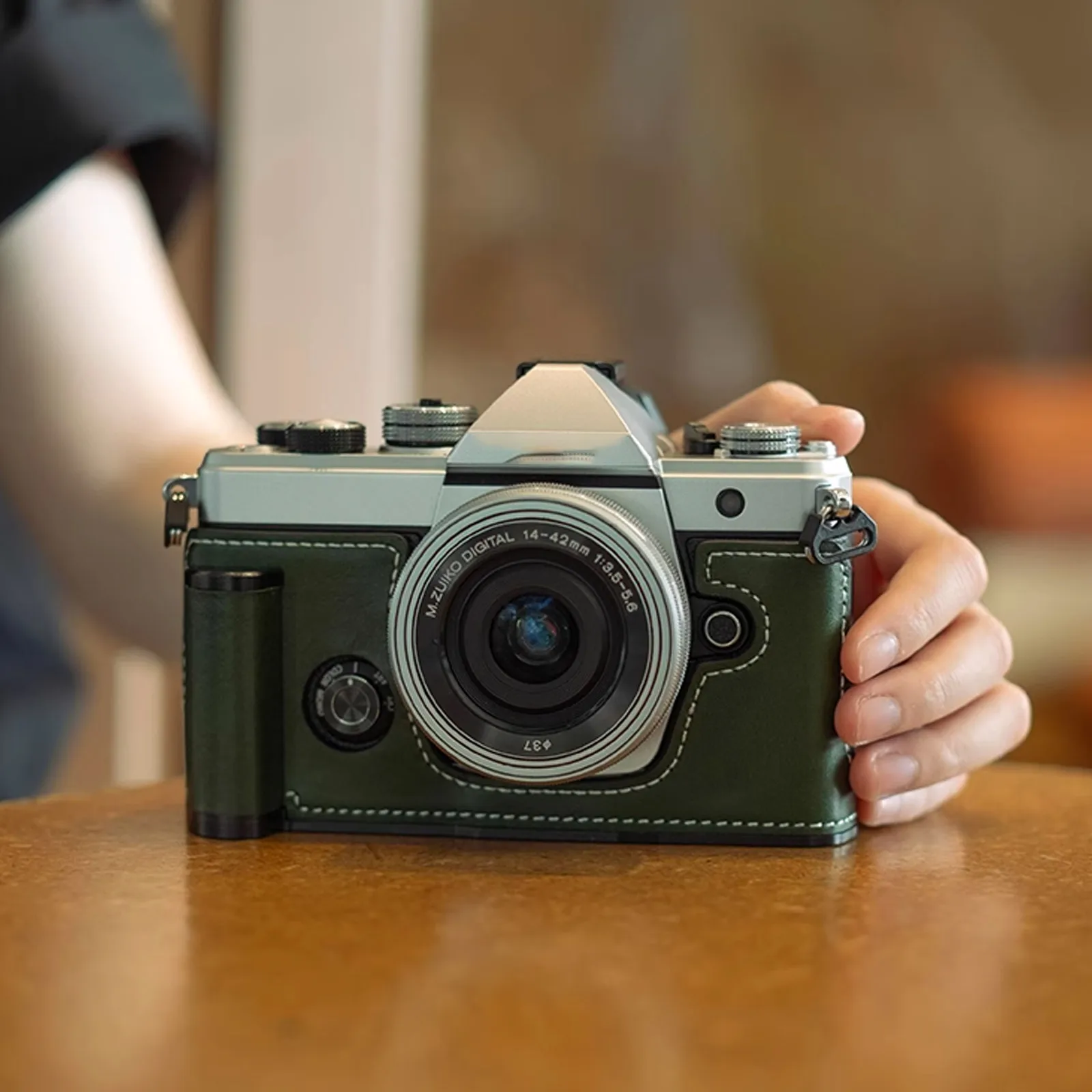 

Чехол ручной работы из натуральной кожи с ручкой для камеры, чехол для Olympus OM SYSTEM OM-3, прочная сумка для фотоаппарата для энтузиастов