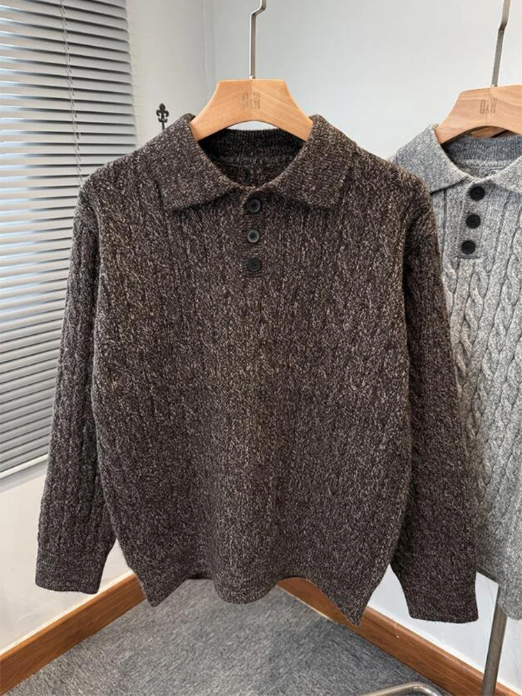 Męskie swetry polo z dzianiny żakardowej w stylu fashion twist, jesienno-zimowe, codzienne, zapinane na guziki, z kołnierzykiem, modne, jednokolorowe, dopasowane swetry.