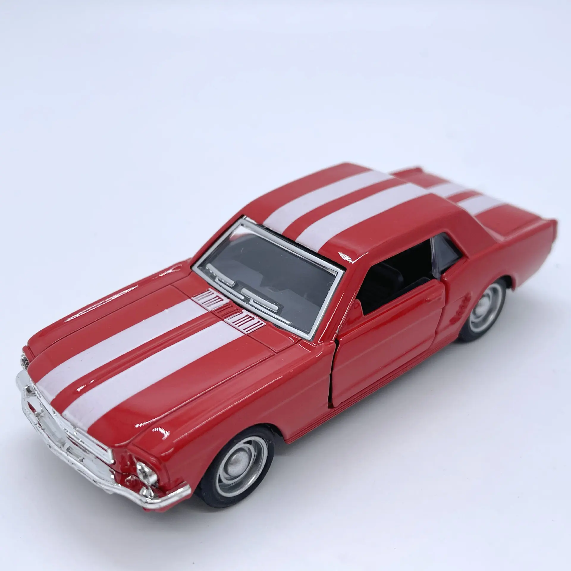 1:32 Legering Klassieke Auto Speelgoed Simulatie Retro Dubbele Deur Trek Auto Klassieke Auto Kinderen Speelgoed Inertie Auto Desktop Decoratie