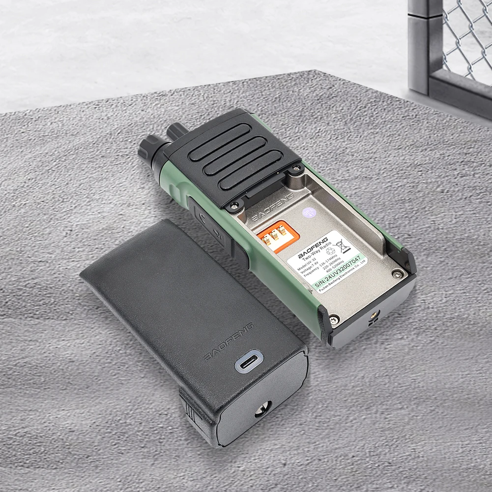 UV-32 Handheld Digital Walkie-Talkie 136-147 & 400-520 MHz Multiband Walkie Talkie USB-C Ladeanschluss Luftfahrtradio