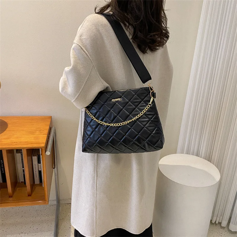 Korean Style Fashion Crossbody Bags For Women Large Handbags And Purses Wide Strap Chain Shoulder Bag