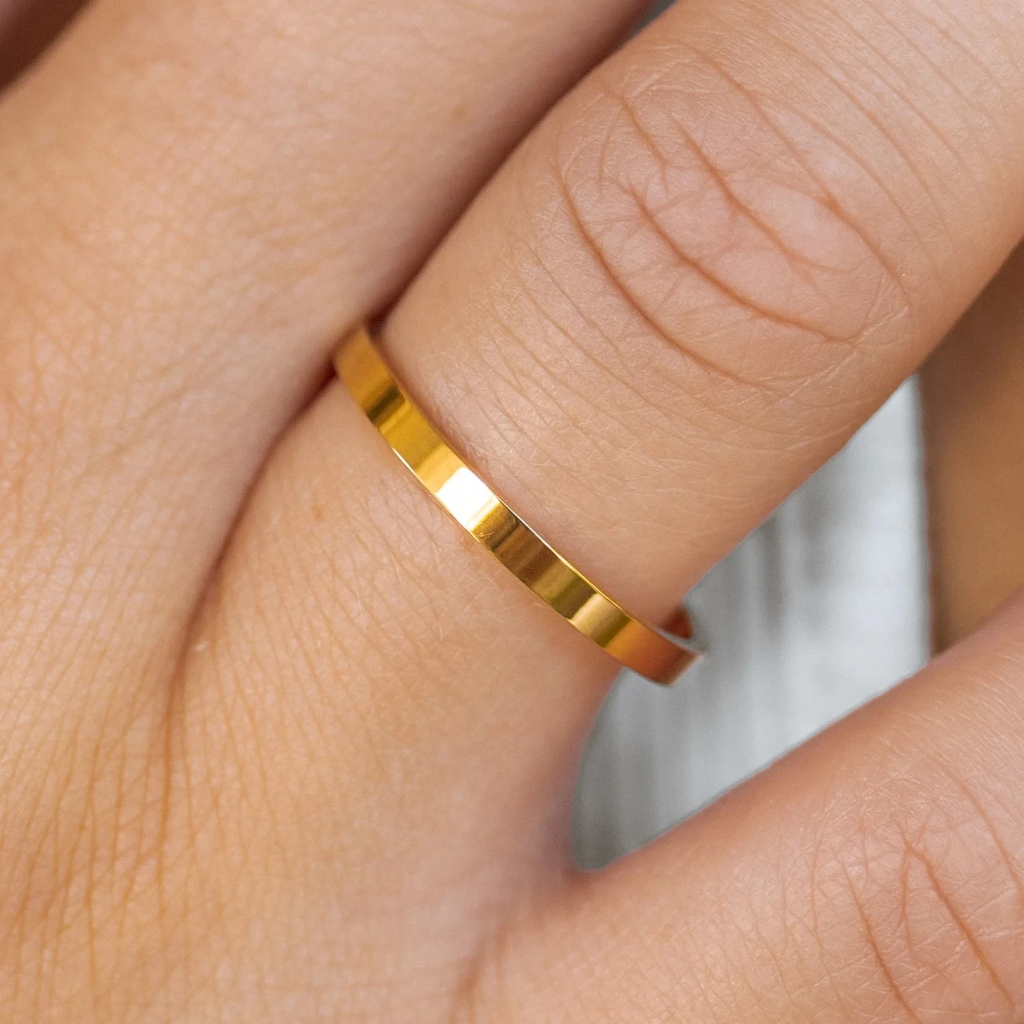 Peri'sbox 2.5mm Minimalist Smooth Thin Rings For Women Men Stackable Simple Gold Plated Finger Ring Tarnish Free Jewelry Unisex
