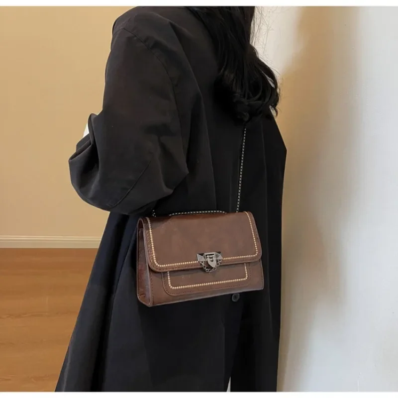 

Winter New Crossbody Bag Women's Fashion Trend Female Chain Armpit Shoulder Bag Commuter Versatile Baguette Crossbody Bag