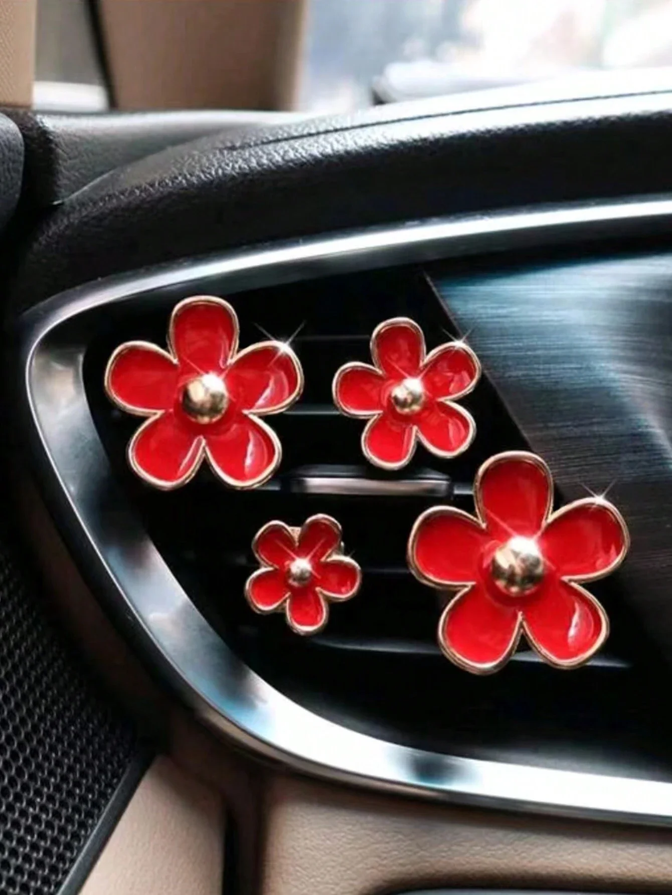 1set/4pcs Black Alloy Small Chrysanthemum Car Air Vent Clip Air Freshener Decor