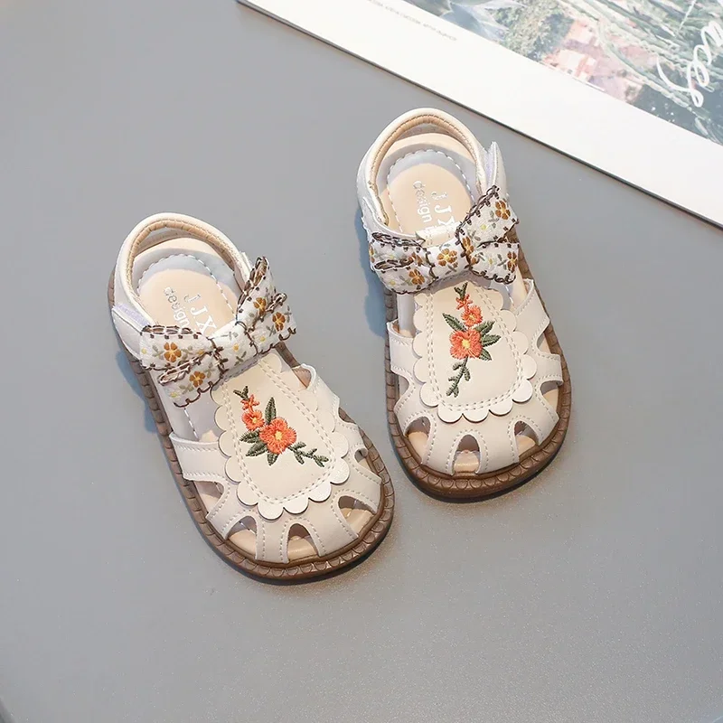 Children's Sandals 2025 Summer New Girls Baotou Princess Children Korean Version Embroidered National Style Sandals