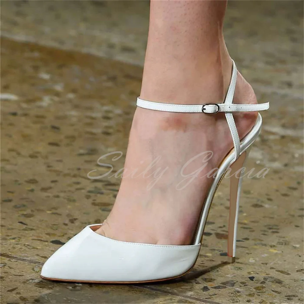 zapatos-de-tacon-alto-de-charol-blanco-con-punta-estrecha-tacon-de-aguja-de-12cm-correa-con-hebilla-en-la-espalda-zapatos-de-vestir-de-boda-para-mujer