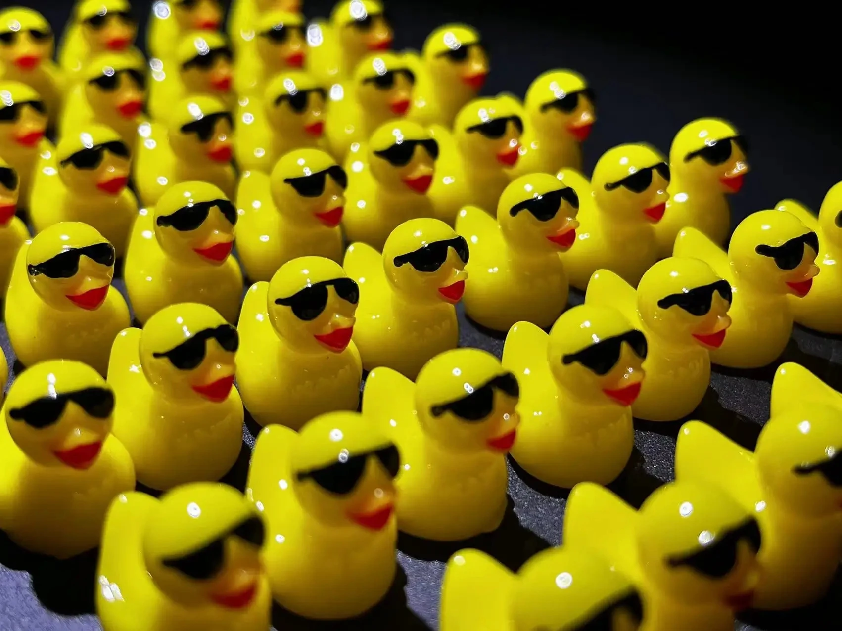 50/100PCS Miniatures Yellow Ducks with Glasses Mini Duck Resin Micro Landscape Decoration Fairy Garden Kawaii Accessories