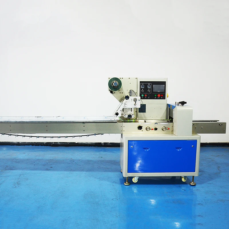 บะหมี่กึ่งสําเร็จรูปเครื่องบรรจุถุงหมอนแนวนอนอัตโนมัติอาหารขนมขบเคี้ยวเครื่องบรรจุสบู่ช็อคโกแลตสามารถปรับแต่งได้