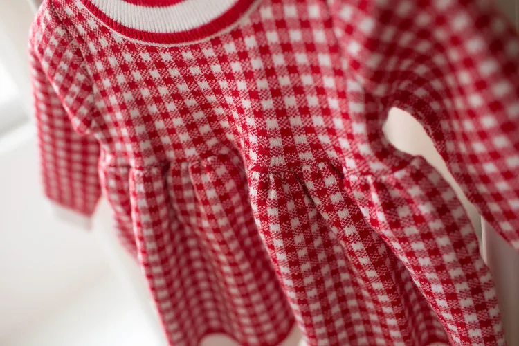 Neues kariertes, bedrucktes, langärmeliges, farbblockiertes, süßes und niedliches, modisches, warmes Mini-Wollkleid für Mädchen im Herbst und Winter. – Detail 19