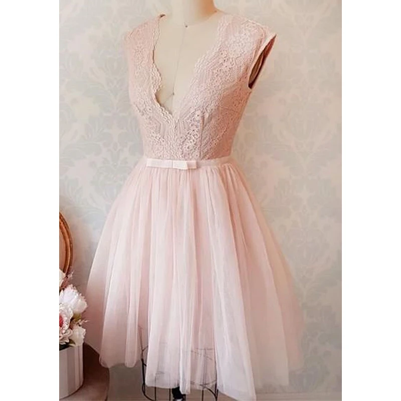 

2024 Romantic Short Formal Party Dress Sleeveless Deep V-Neck Prom Dress Tulle Lace Applique Evening Dress Vestidos De Noche