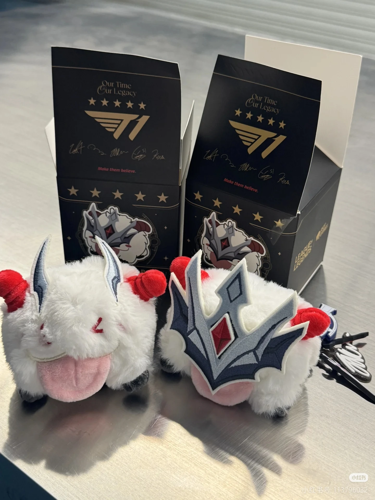 リーグ・オブ・レジェンド T1 ポロ おもちゃ チャーム ミステリーボックス 公式ライセンス キーホルダー ペンダント ギフト トレンド ブラインドボックス ぬいぐるみ サプライズドール