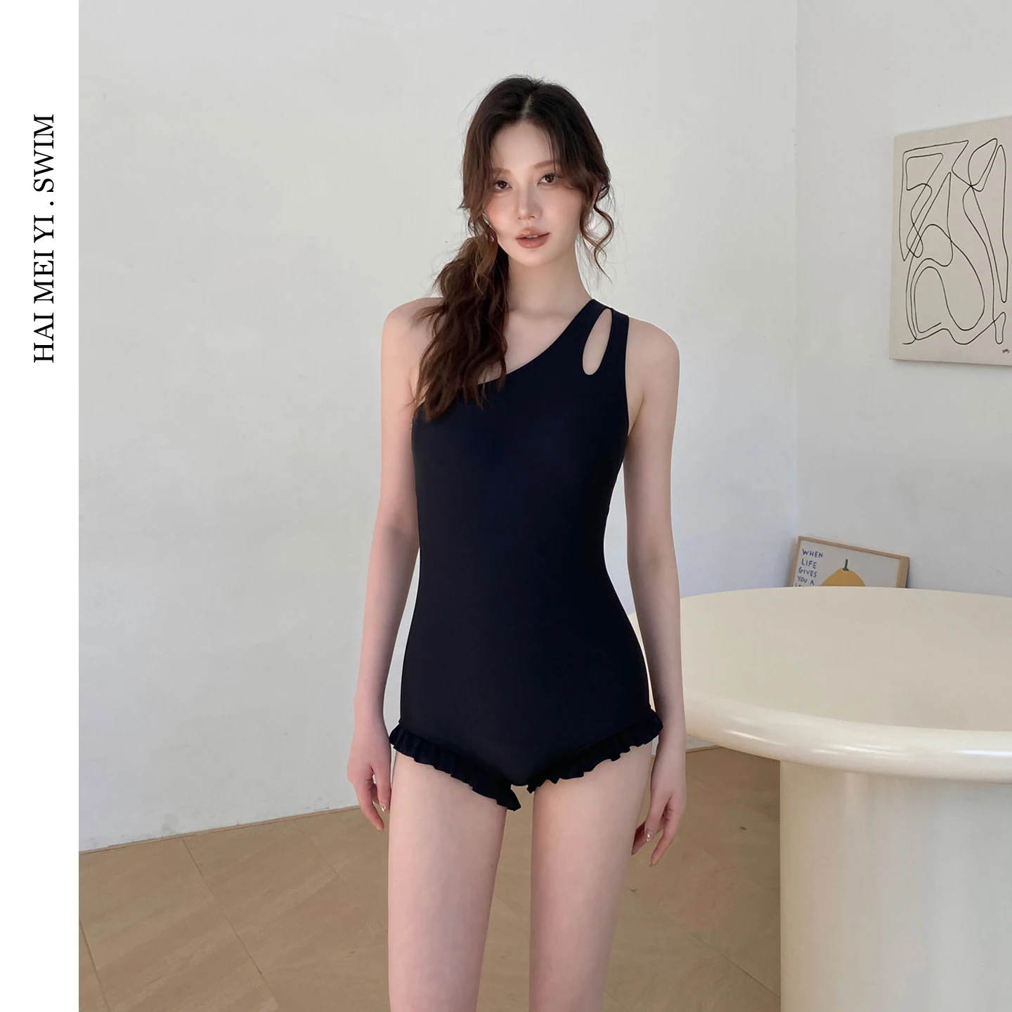 2026 New Women's One-Piece Swimsuit Slimming Belly Covering Hot Spring Vacation Swimwear Haimei  Personal Style