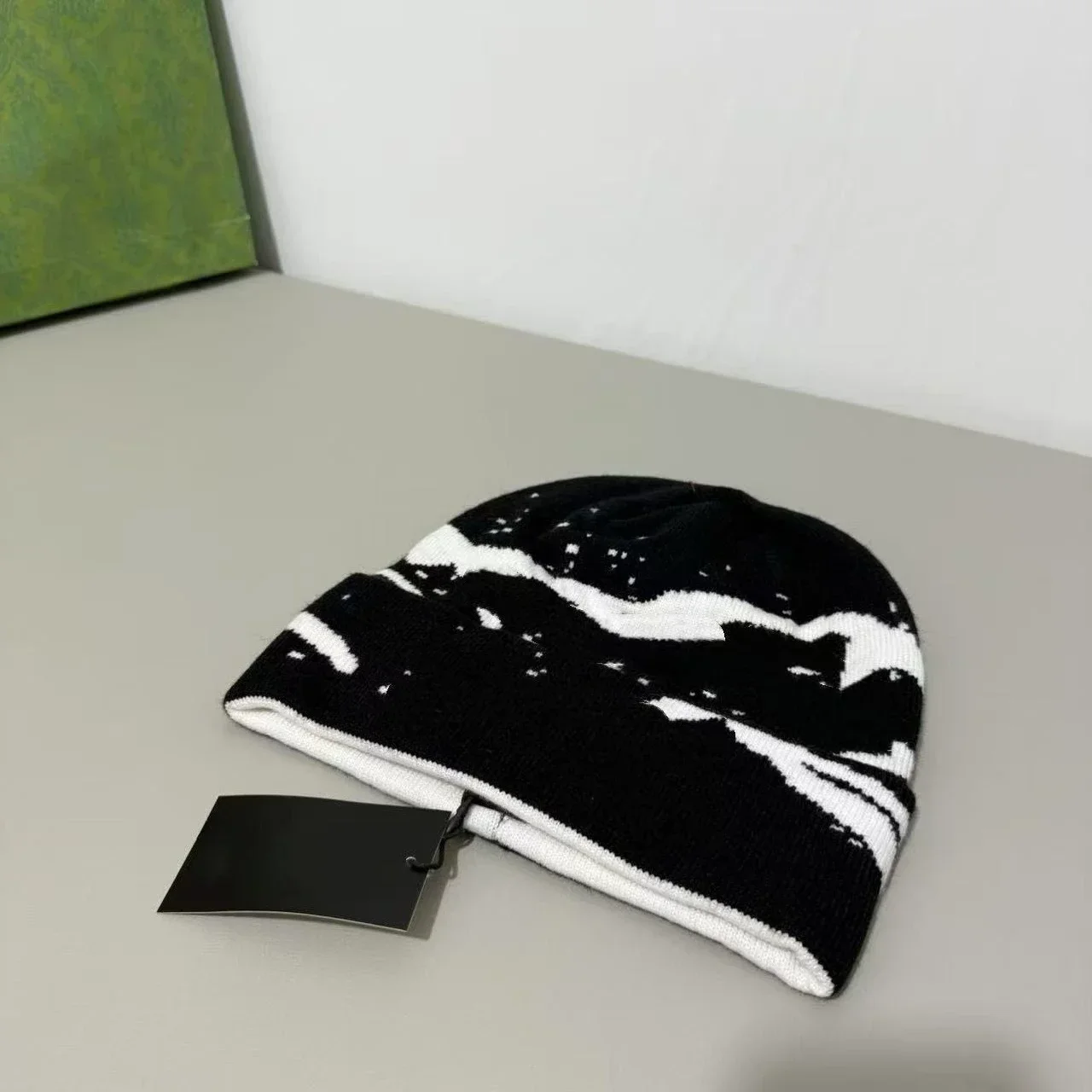 

2025Designer Bird Brand Autumn and Winter New Jacquard Letter Knitted Hat Fashion Trend Versatile Casual Warm Thickened Wool Hat