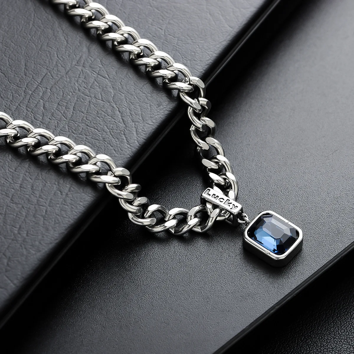 

Persian Gulf Sea Blue Zircon Lucky Letter Pendant Thick Chain Necklace Ladies Clavicle Chain Sweater Necklace Fashion Jewelry
