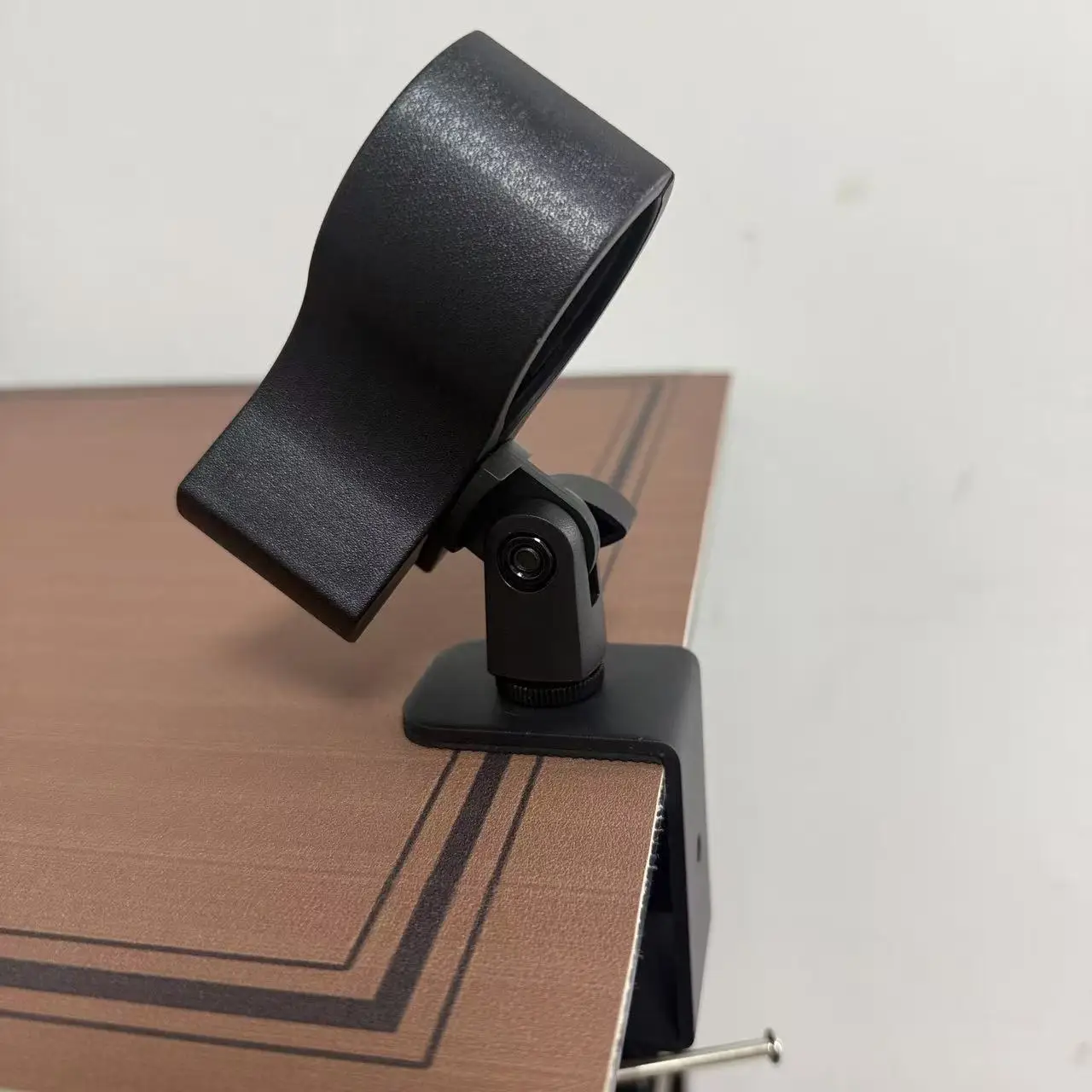 Metal C-Shaped Clip Desktop Shelf Strong Holder Fan Bracket Microphone Stand for Office And Home Use