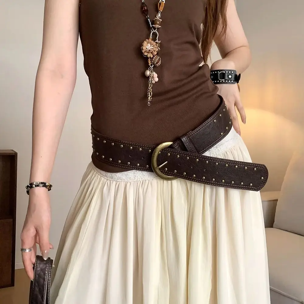 

Fashionable Vintage Women's Rivet Belt Gothic Y2k Leather Waist Belt Punk Heavy-Duty Dress Jeans Belt Streetwear