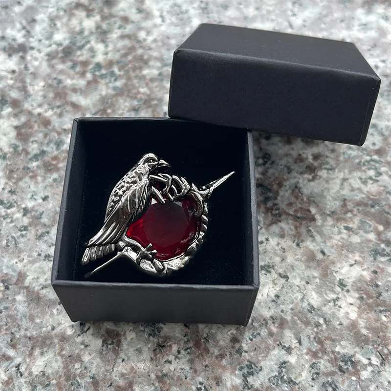 Liefde en Deepspace Game Merchandise Sylus Periferie Kraai Broche Hoofdstuk van de Nacht Aanval Broche Ketting Sleutelhanger Verjaardagscadeau