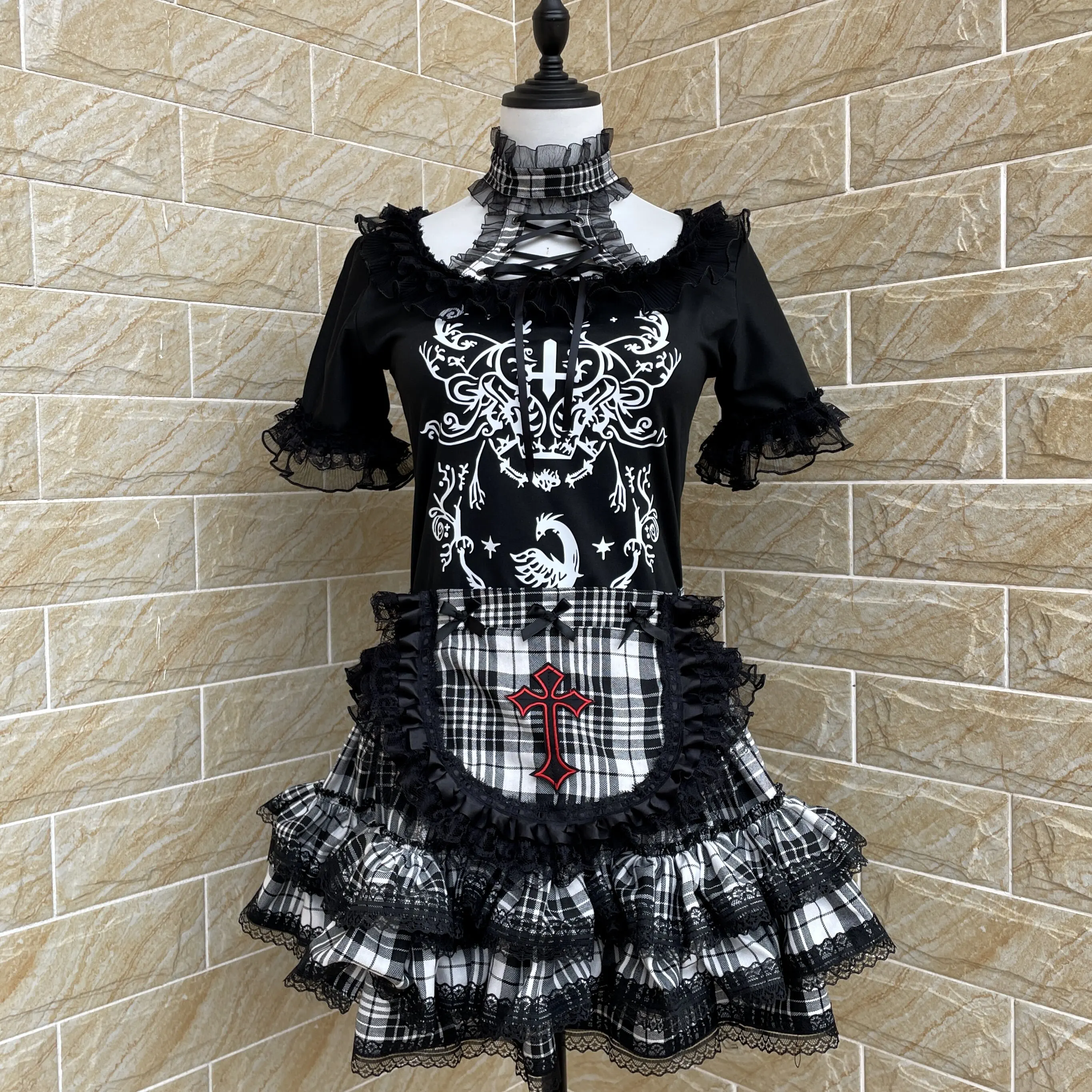 Original Japanese Subculture Printed Short Short Sleeve T-shirt Elegant High Collar Halterneck Lace Punk Spice Girls Black Tees