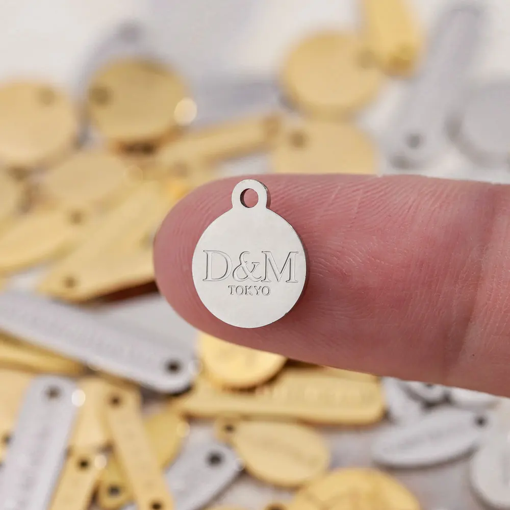 MaiLun 50pcs Custom Logo Design Text Round Charm 12mm15mm 18mm 20mm 25mm Etch Engraved Stainless Steel Circle Tags Round Pendant