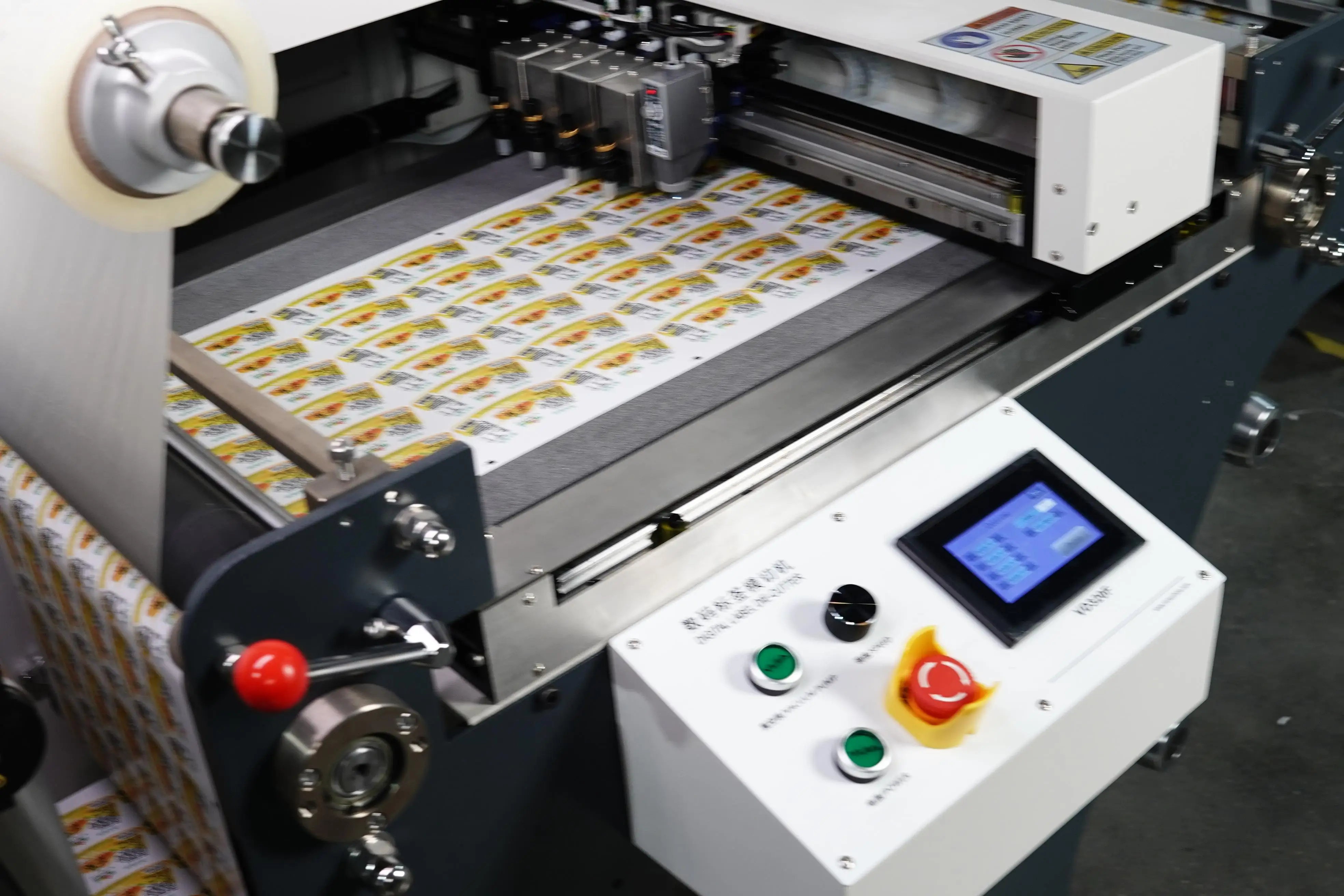 VD320F Smart Digital Full Cut Cartoon Sticker Labels Die Cutter Cutting Lamination Slitting Machine
