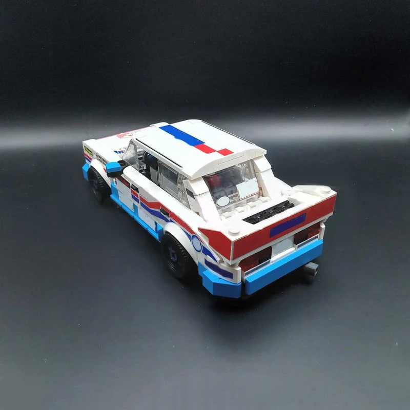 PolaDeer 420PCS Rally 130 LR Gruppe B Autorennwagen Kalevi Aho Bausteine Montagemodell Spielzeug Kindergeburtstagsgeschenke – Detail 3